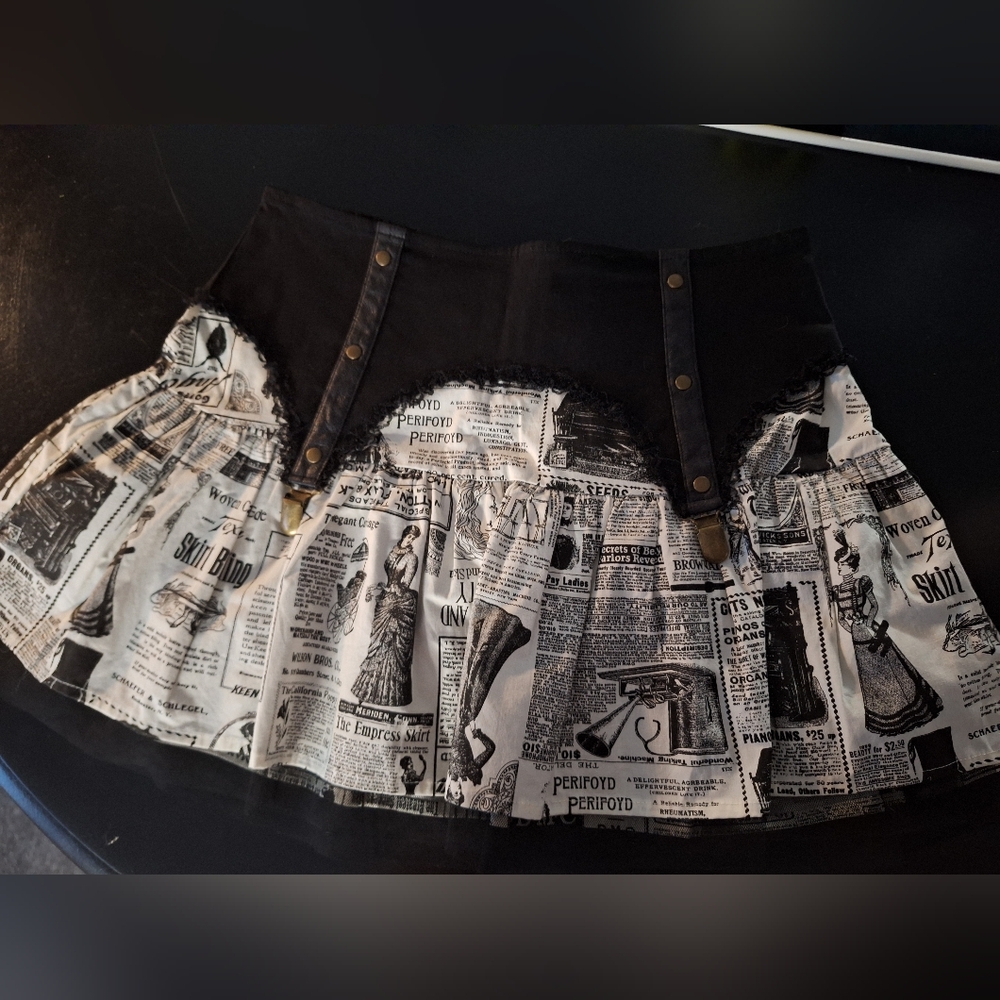 NWOT Women's Vintage newspaper skirt
